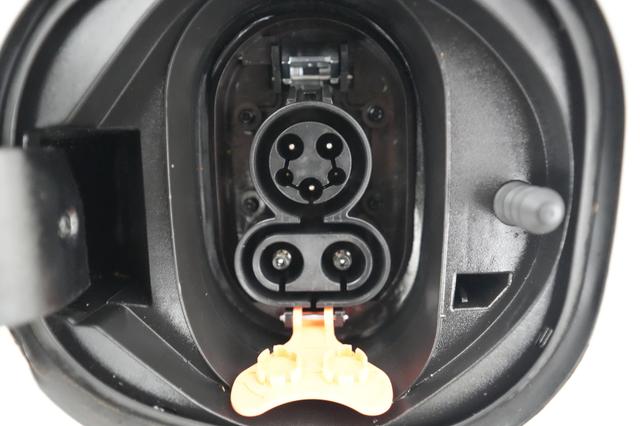 2023 Chevrolet Bolt EV — photo 8 of 21