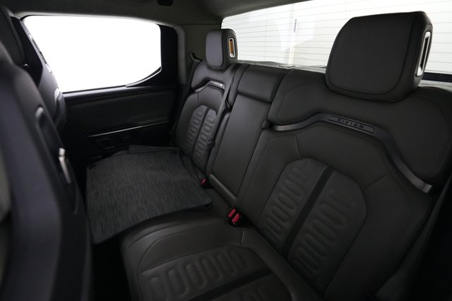 2023 Rivian R1T — photo 18 of 35