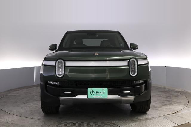 2023 Rivian R1T — photo 9 of 35