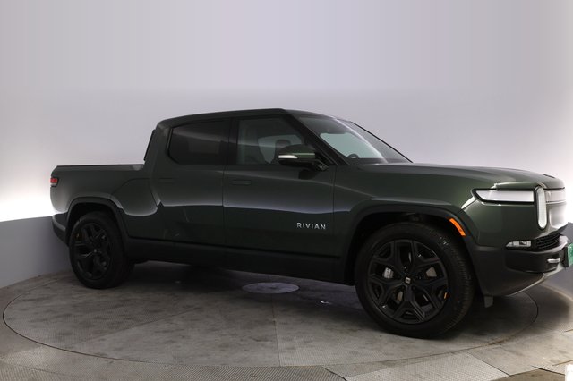 2023 Rivian R1T — photo 11 of 35
