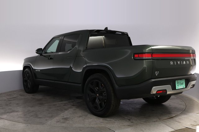 2023 Rivian R1T — photo 13 of 35