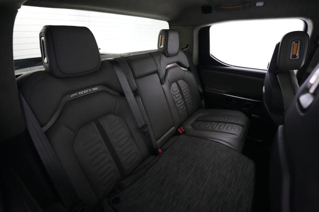 2023 Rivian R1T — photo 4 of 35
