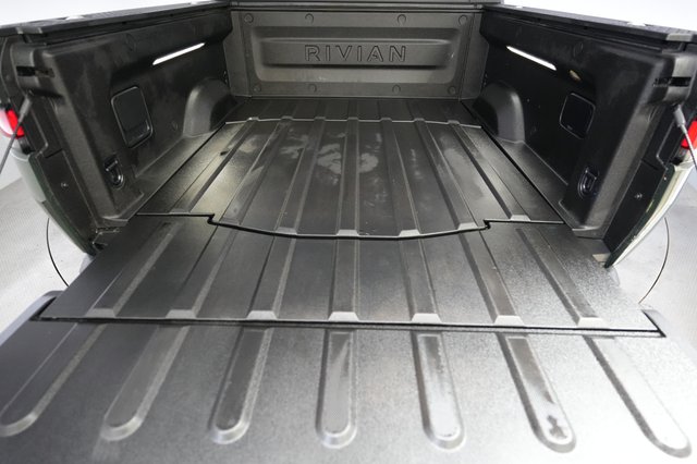 2023 Rivian R1T — photo 6 of 35