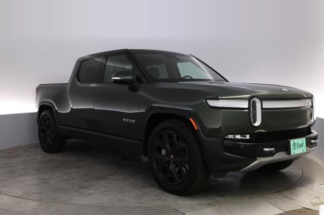 2023 Rivian R1T — photo 10 of 35
