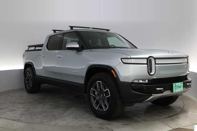 2023 Rivian R1T — photo 10 of 22