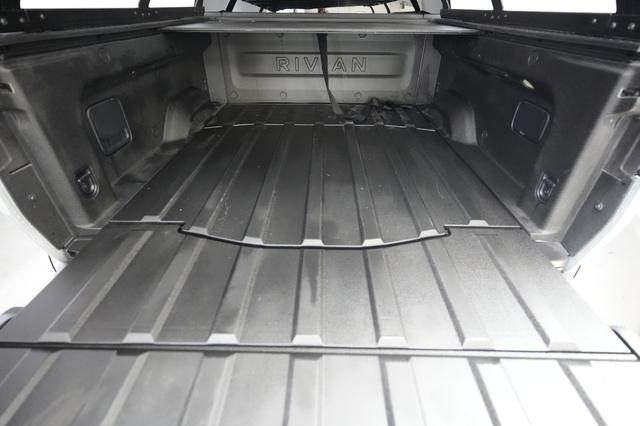 2023 Rivian R1T — photo 6 of 22