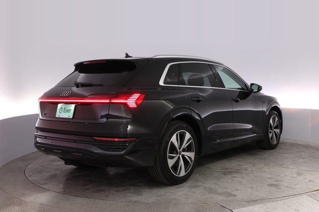 2024 Audi Q8 e-tron