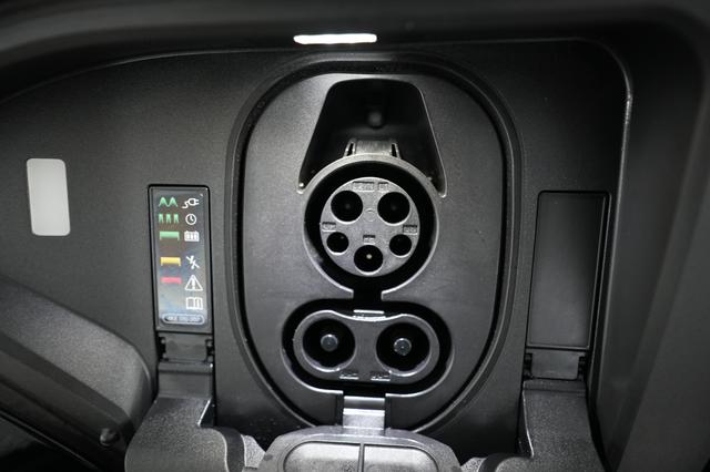 2024 Audi Q8 e-tron — photo 8 of 29