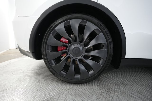 2023 Tesla Model Y — photo 17 of 21