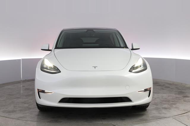 2023 Tesla Model Y — photo 9 of 21