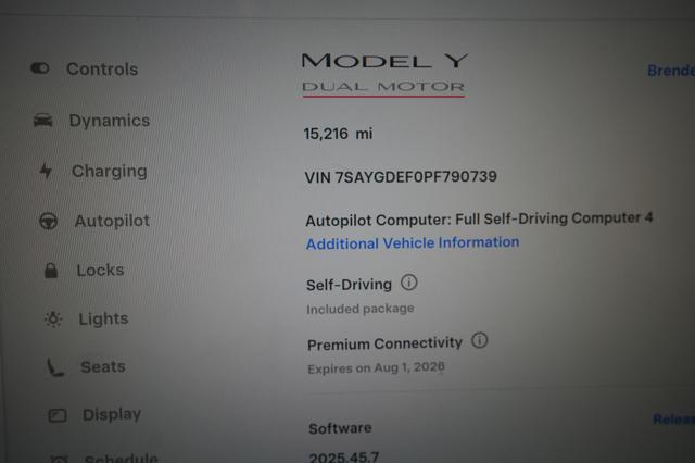 2023 Tesla Model Y — photo 5 of 21
