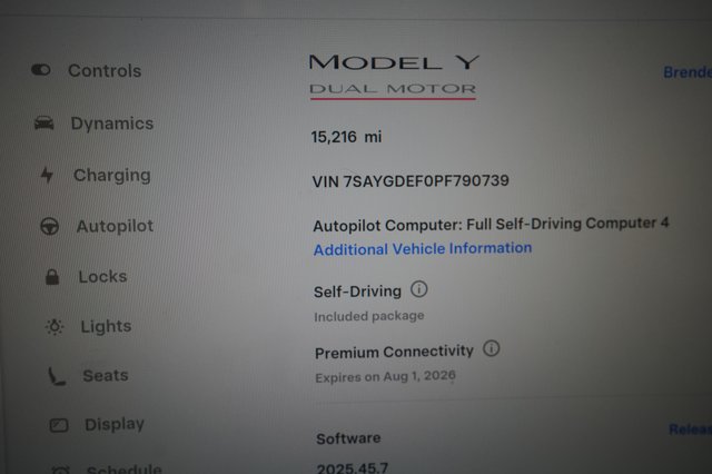 2023 Tesla Model Y — photo 5 of 21