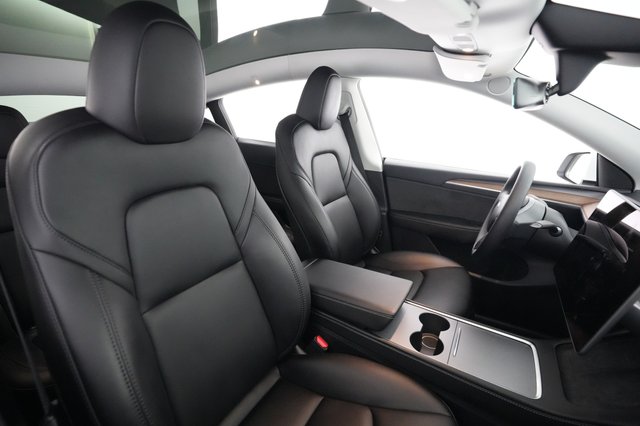 2023 Tesla Model Y — photo 18 of 21