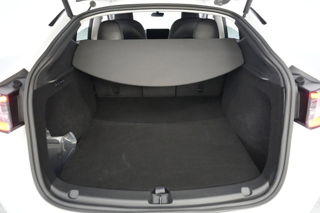 2023 Tesla Model Y — photo 6 of 21
