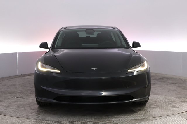 2025 Tesla Model 3 — photo 9 of 21