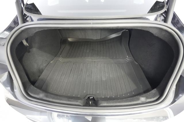 2025 Tesla Model 3 — photo 6 of 21