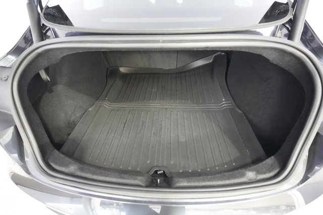 2025 Tesla Model 3 — photo 6 of 21