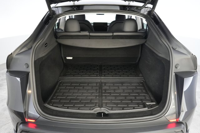 2026 Tesla Model Y — photo 6 of 20