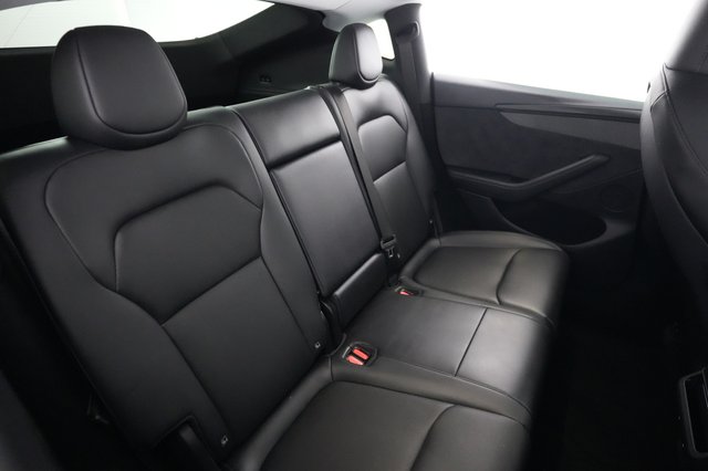 2026 Tesla Model Y — photo 4 of 20