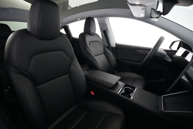 2026 Tesla Model Y — photo 17 of 20