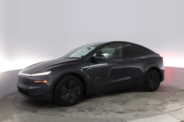 2026 Tesla Model Y — photo 5 of 20