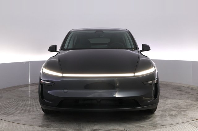 2026 Tesla Model Y — photo 9 of 20