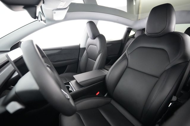 2026 Tesla Model Y — photo 3 of 20