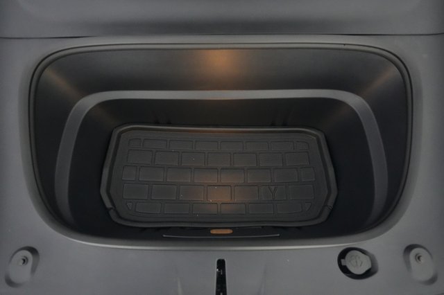 2026 Tesla Model Y — photo 19 of 20