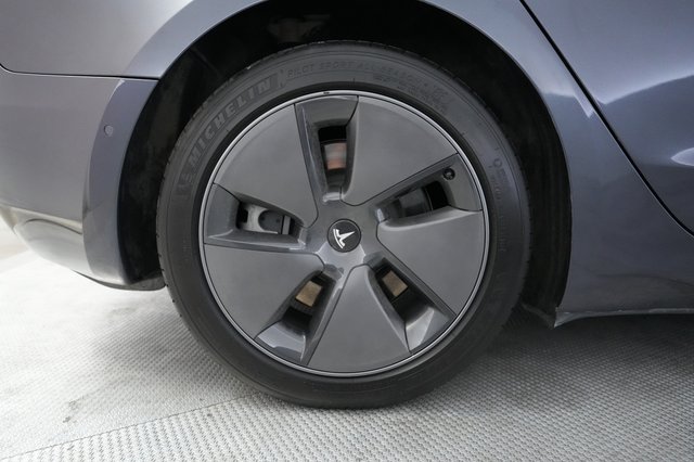 2022 Tesla Model 3 — photo 17 of 21