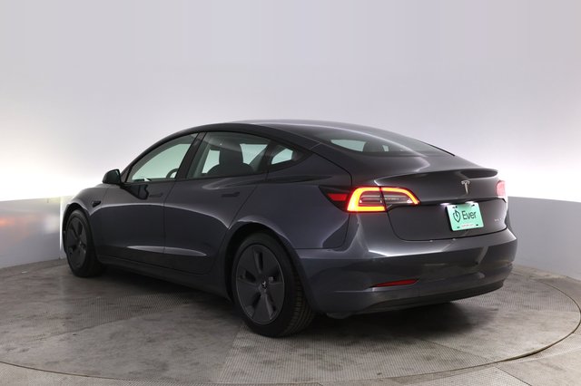 2022 Tesla Model 3 — photo 13 of 21