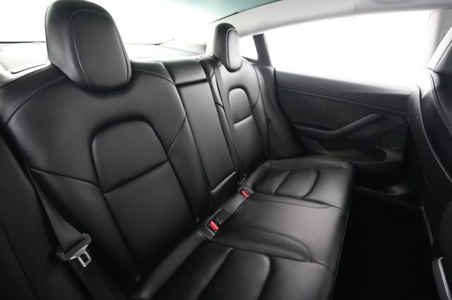 2022 Tesla Model 3 — photo 4 of 21