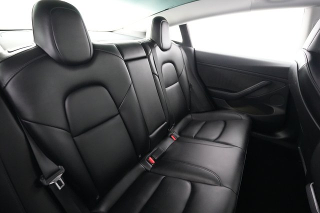 2022 Tesla Model 3 — photo 4 of 21