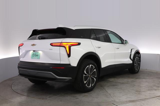 2024 Chevrolet Blazer EV — photo 2 of 21