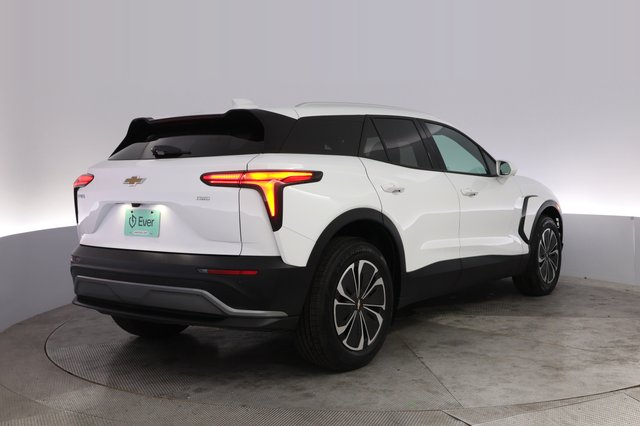 2024 Chevrolet Blazer EV — photo 2 of 21