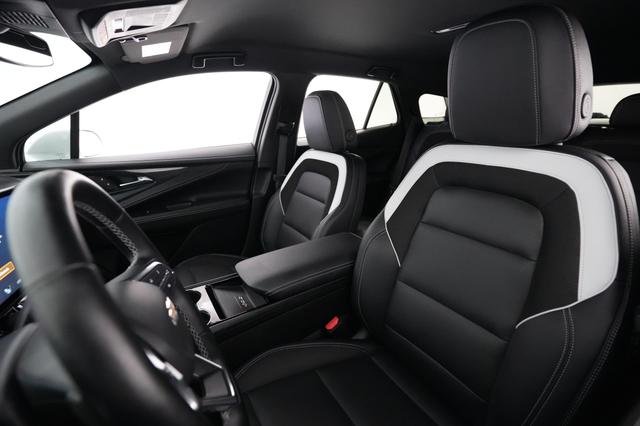 2024 Chevrolet Blazer EV — photo 3 of 21