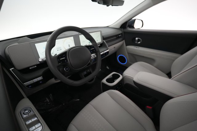 2024 Hyundai IONIQ 5 — photo 17 of 23