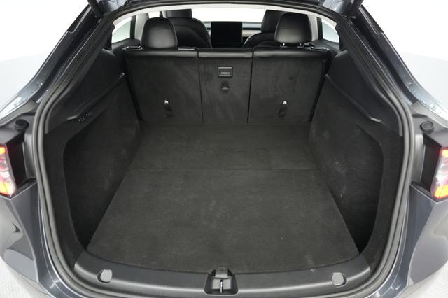 2023 Tesla Model Y — photo 6 of 21