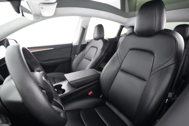 2023 Tesla Model Y — photo 3 of 21