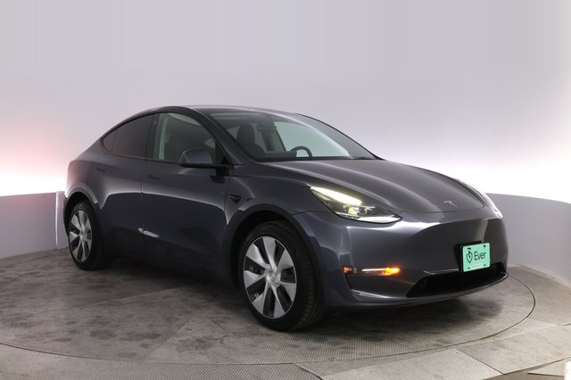 2023 Tesla Model Y — photo 10 of 21