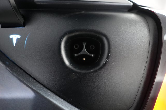 2023 Tesla Model Y — photo 8 of 21