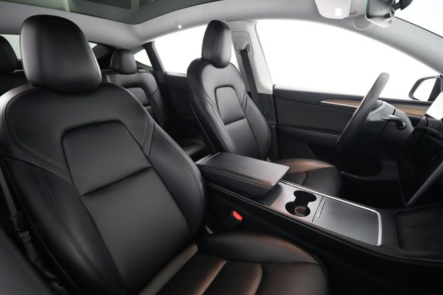 2023 Tesla Model Y — photo 18 of 21