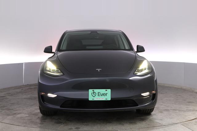 2023 Tesla Model Y — photo 9 of 21