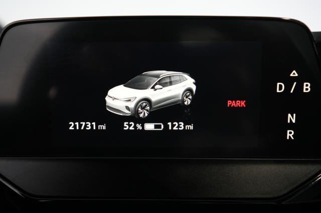 2022 Volkswagen ID.4 — photo 5 of 21