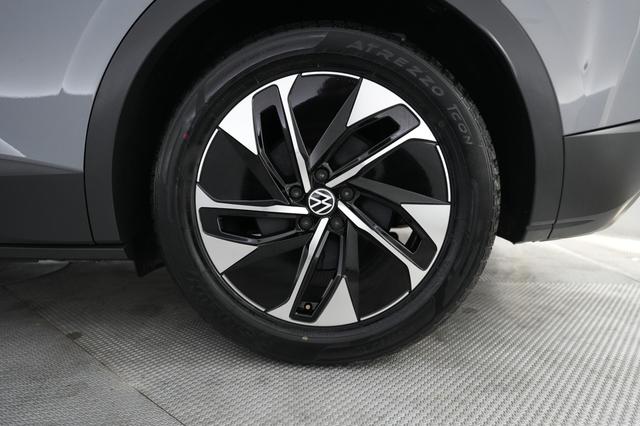 2022 Volkswagen ID.4 — photo 7 of 21