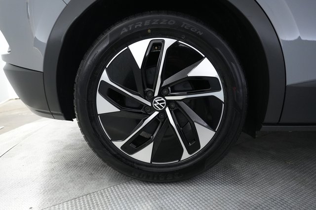 2022 Volkswagen ID.4 — photo 17 of 21