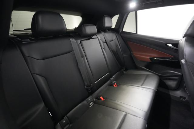 2022 Volkswagen ID.4 — photo 4 of 21