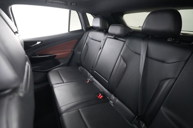 2022 Volkswagen ID.4 — photo 19 of 21