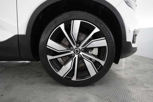 2022 Volvo XC40 Recharge — photo 16 of 21