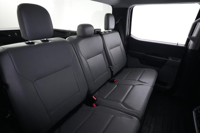 2022 Ford F-150 Lightning — photo 4 of 21
