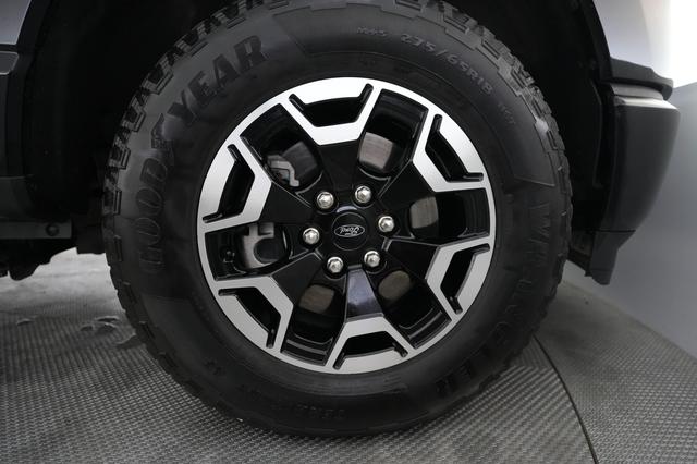 2022 Ford F-150 Lightning — photo 10 of 21